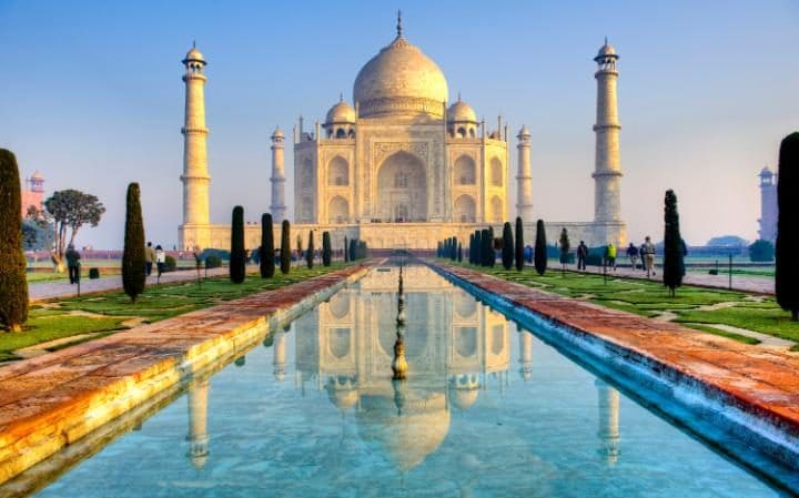 78466248_India_Taj_Mahal_FOREIGN-large_transJOyrcvZlMzOKKEe_A9usGgTeeh881_2Zx4Udouoez5k